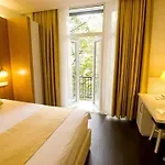 Отель Larende 3*