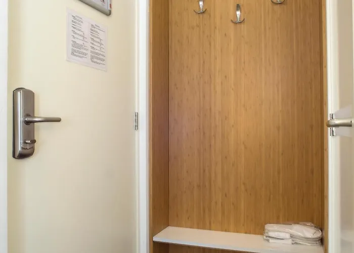 Larende 3* אמסטרדם