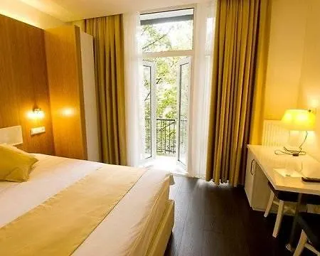 Hotel Larende 3*